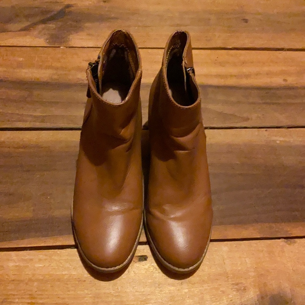 brown heeled boots, size 7.5